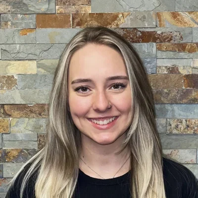 A headshot photo of dental assistant Kyleigh